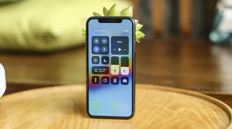 Pin iPhone 11 dùng được bao lâu khi chơi game
